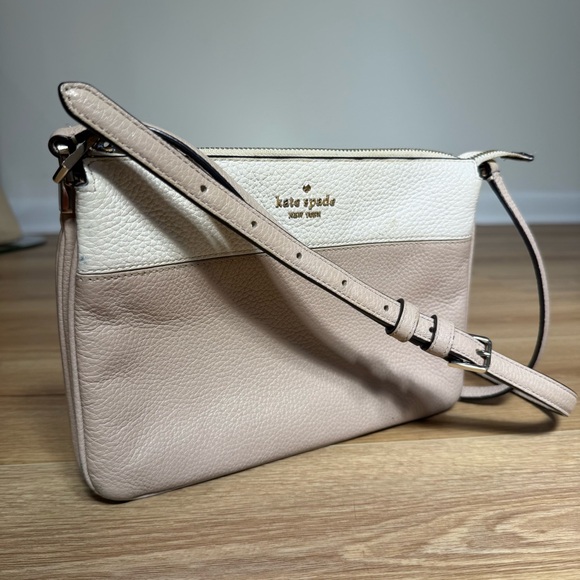 Kate Spade Leila Triple Gusset 2 Toned Pebbled Warm Beige & White Crossbody‎